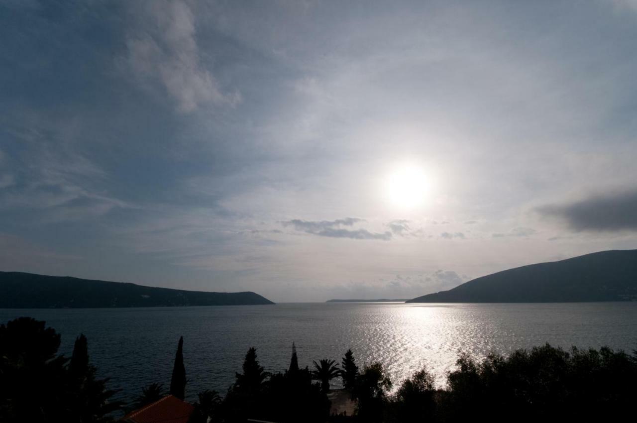 Villa Tenzera แฮร์เซ็ก-โนวี ภายนอก รูปภาพ